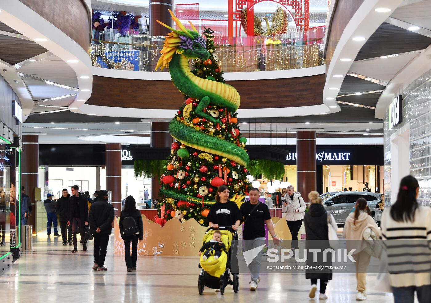 Russia New Year Season Preparations