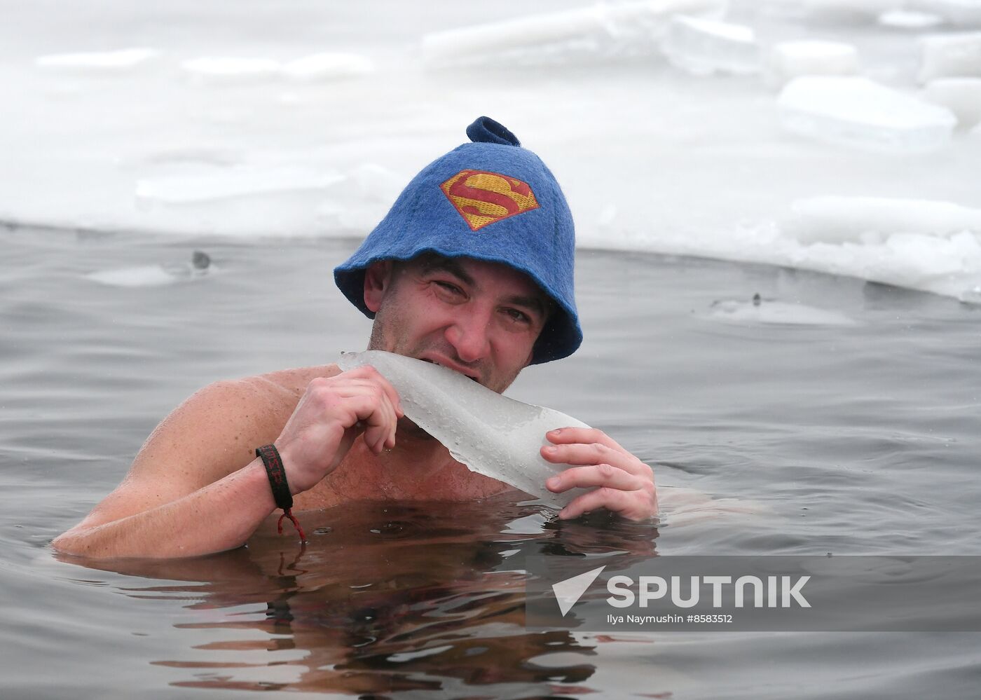 Russia Winter Swimming