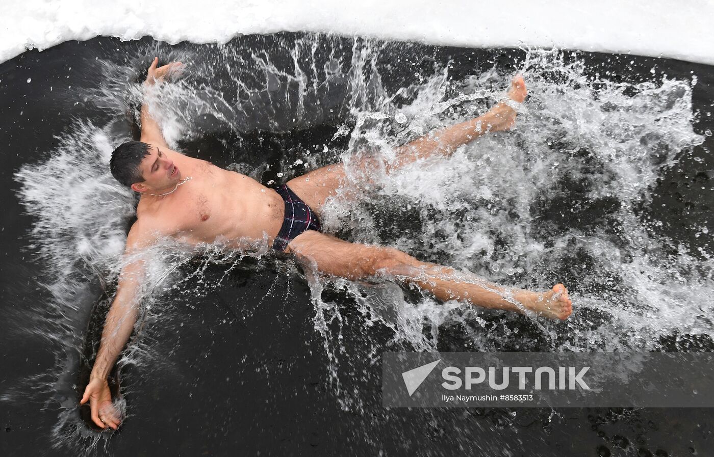 Russia Winter Swimming