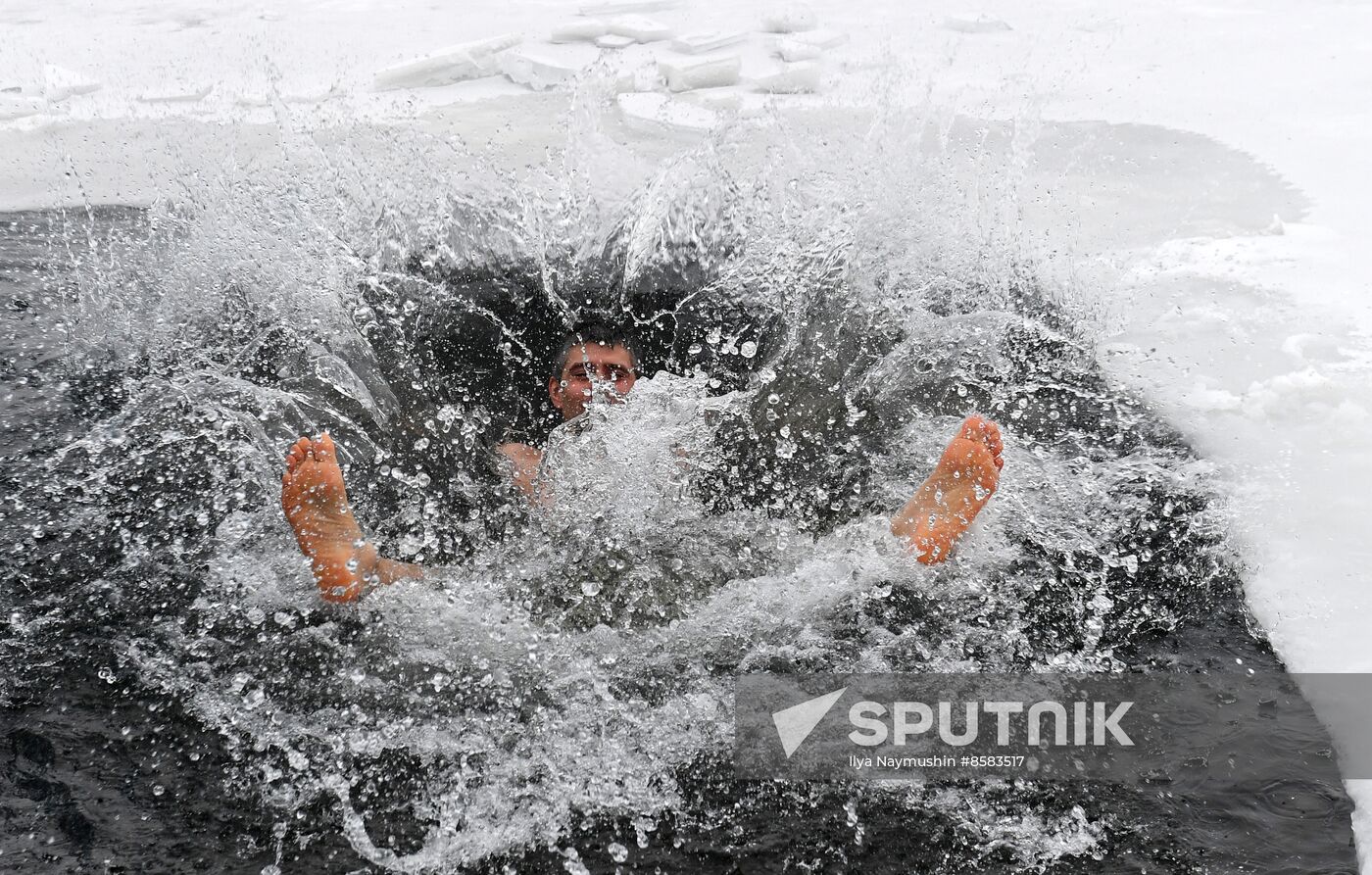 Russia Winter Swimming