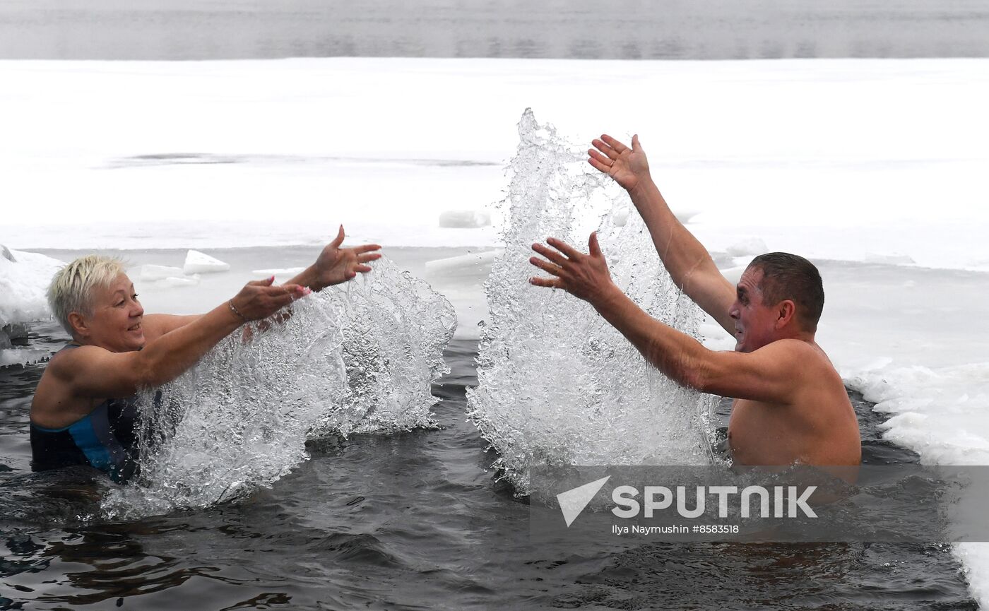 Russia Winter Swimming