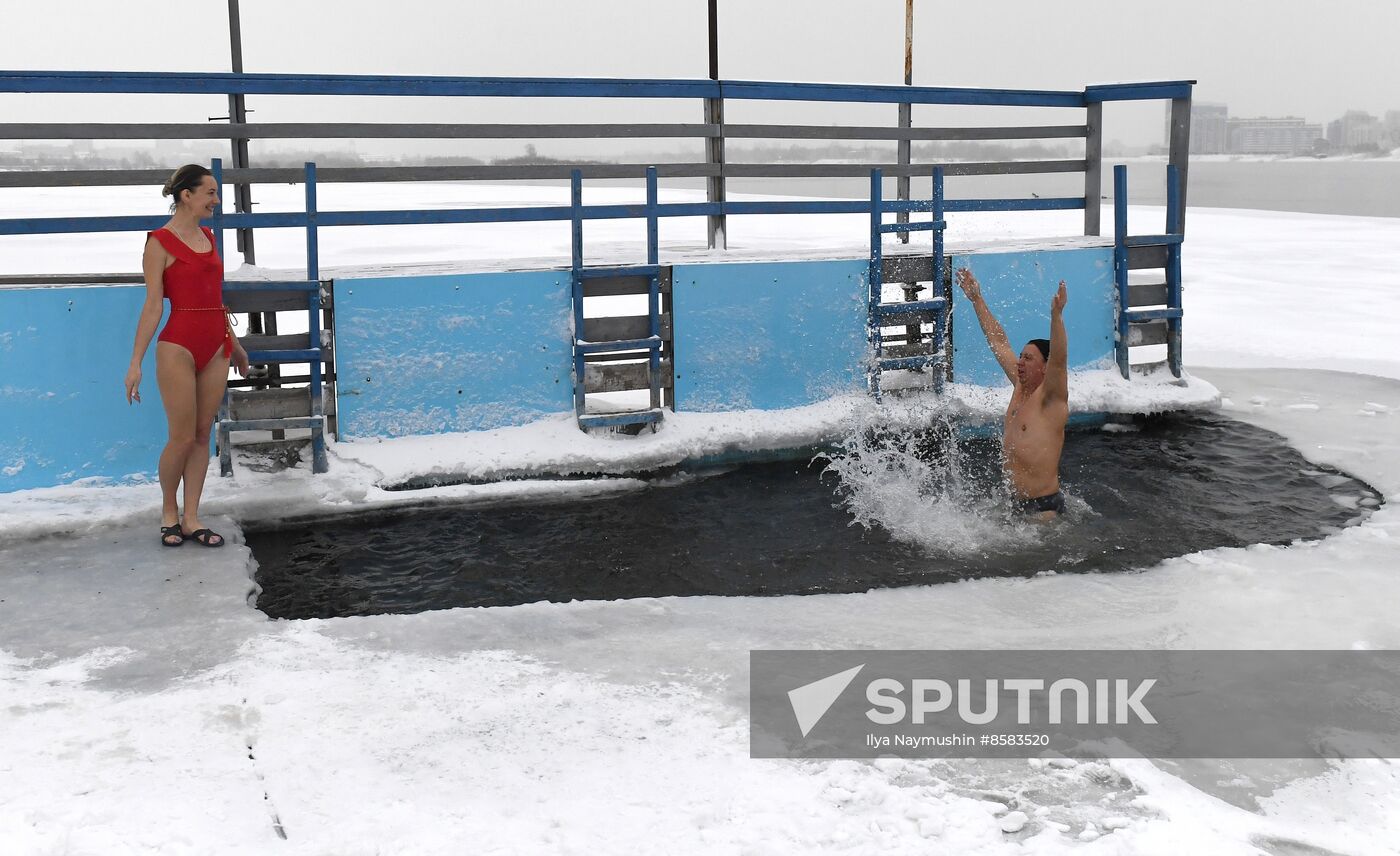 Russia Winter Swimming