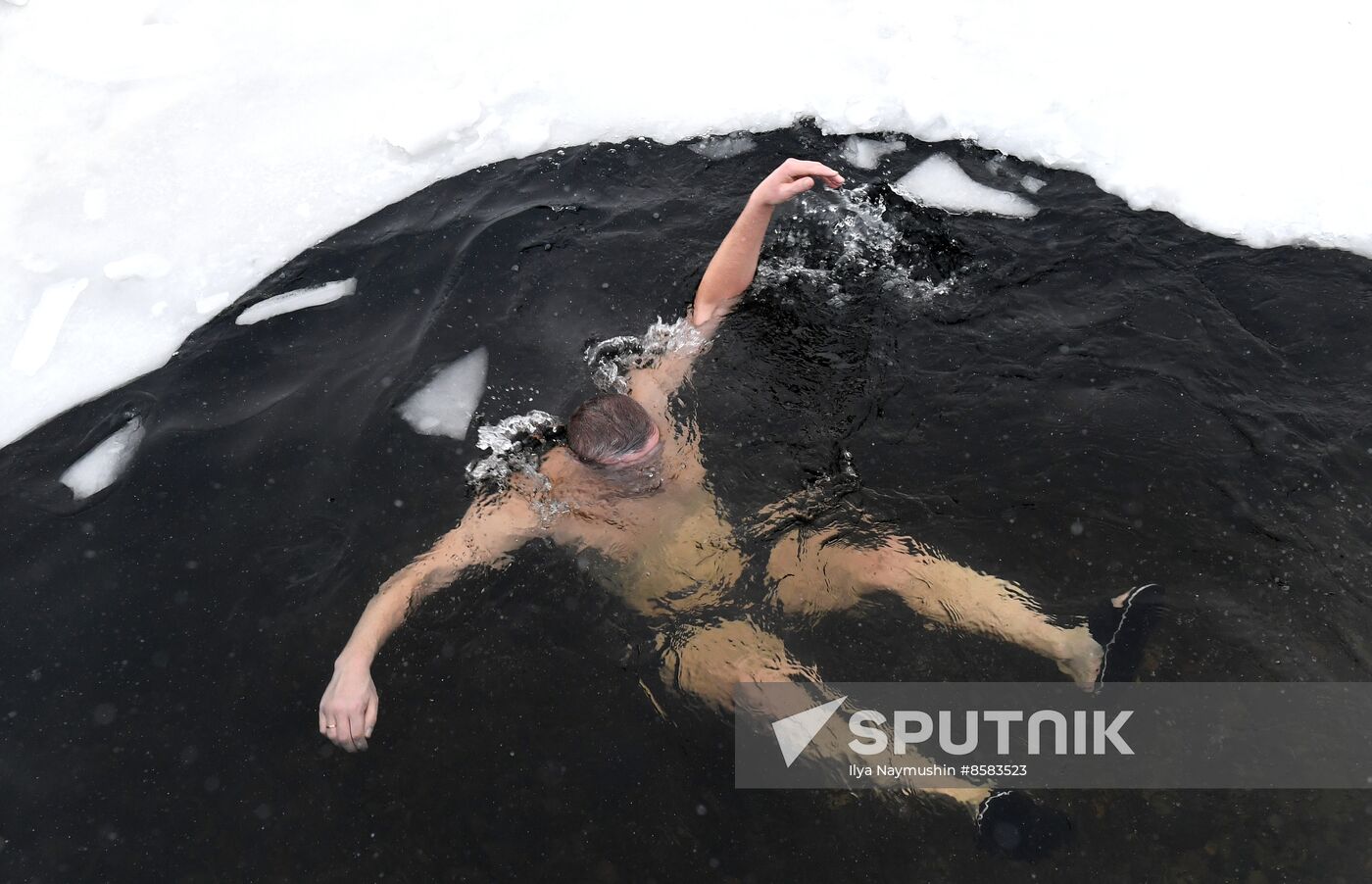 Russia Winter Swimming