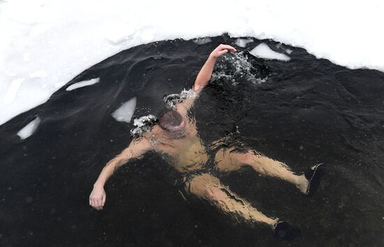 Russia Winter Swimming