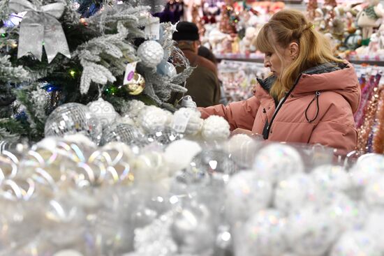 Russia New Year Season Preparations