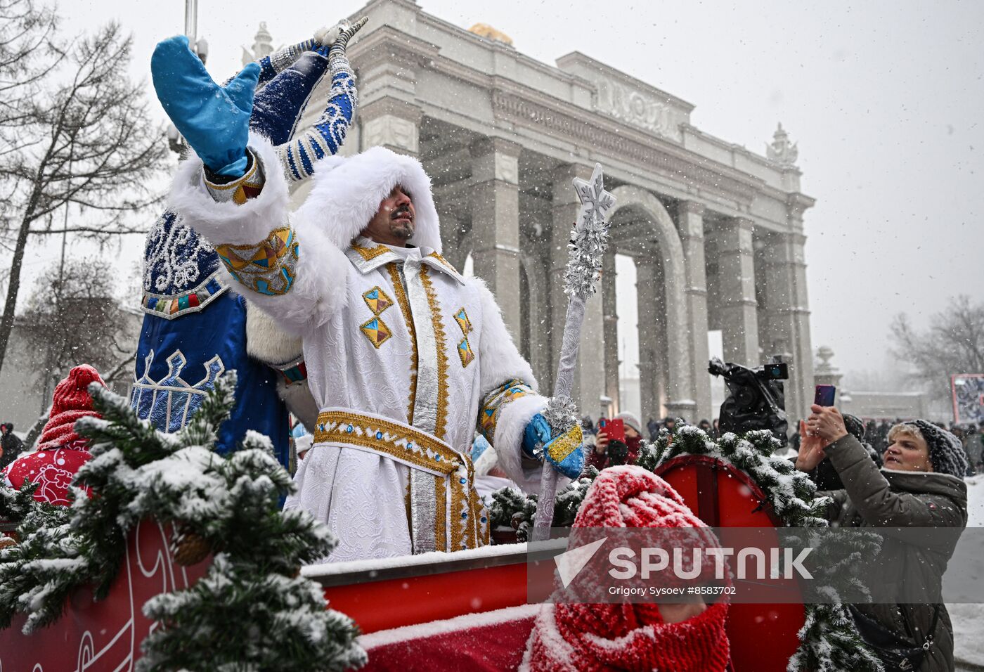 RUSSIA EXPO. Father Frost Day: Chyskhaan and Ekhee Dyyl (Sakha)
