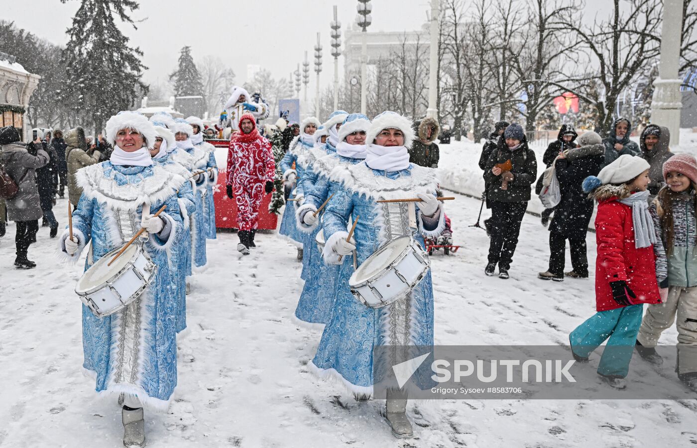 RUSSIA EXPO. Father Frost Day: Chyskhaan and Ekhee Dyyl (Sakha)