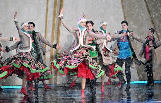 RUSSIA EXPO. Father Frost Day: Chyskhaan and Ekhee Dyyl (Sakha)