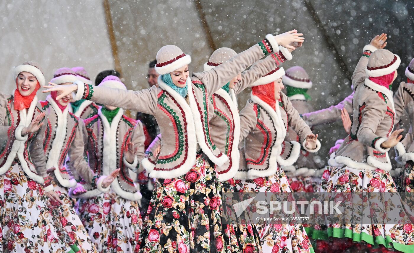 RUSSIA EXPO. Father Frost Day: Chyskhaan and Ekhee Dyyl (Sakha)