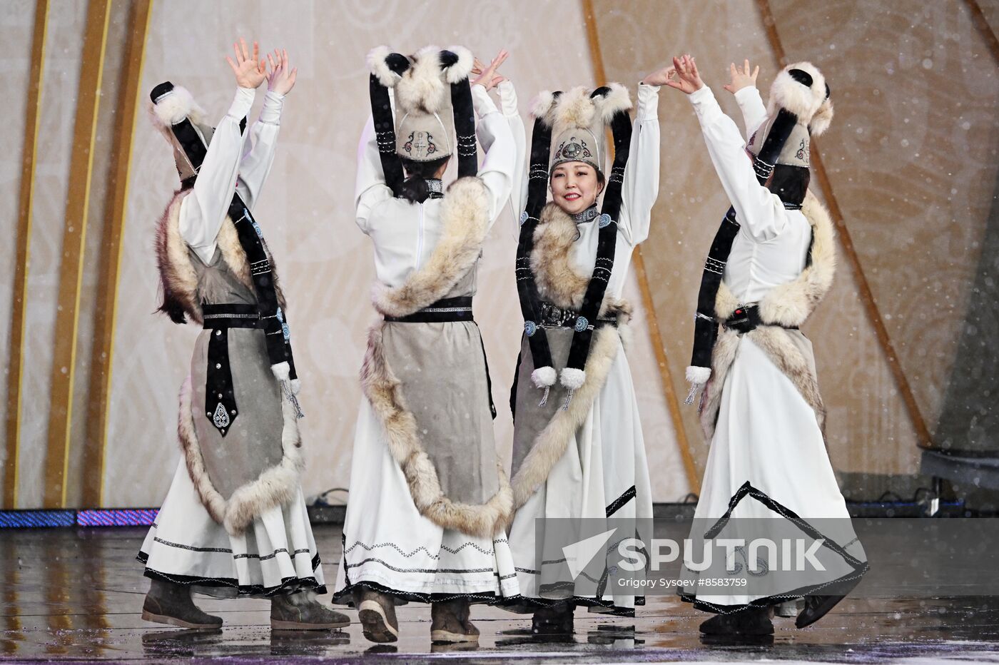 RUSSIA EXPO. Father Frost Day: Chyskhaan and Ekhee Dyyl (Sakha)