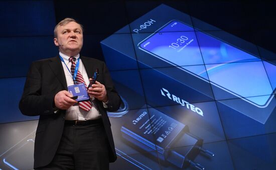 Russia Domestic Smartphone Presentation