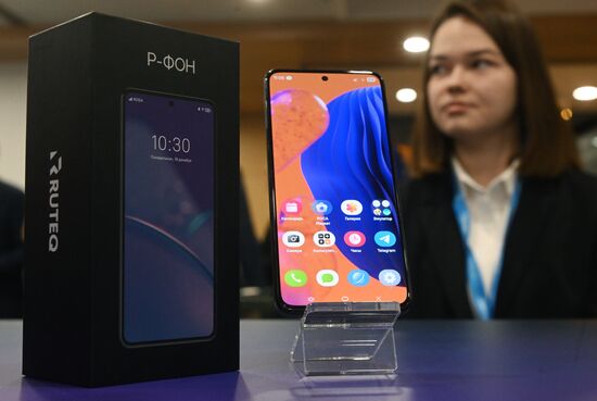 Russia Domestic Smartphone Presentation