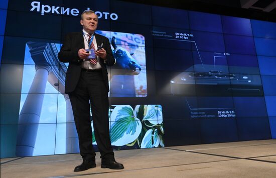 Russia Domestic Smartphone Presentation