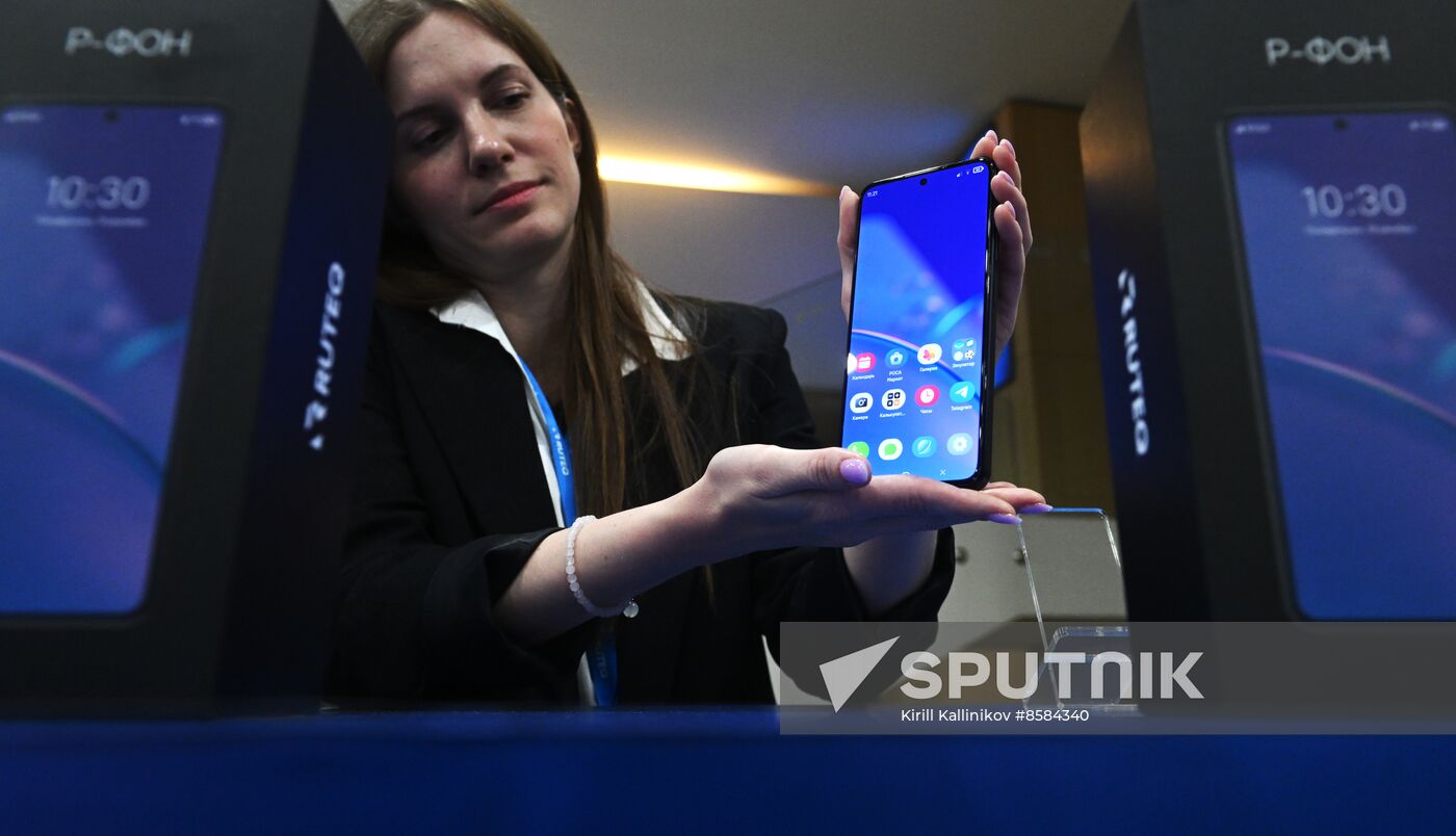 Russia Domestic Smartphone Presentation