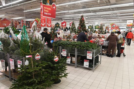 Russia New Year Season Preparations