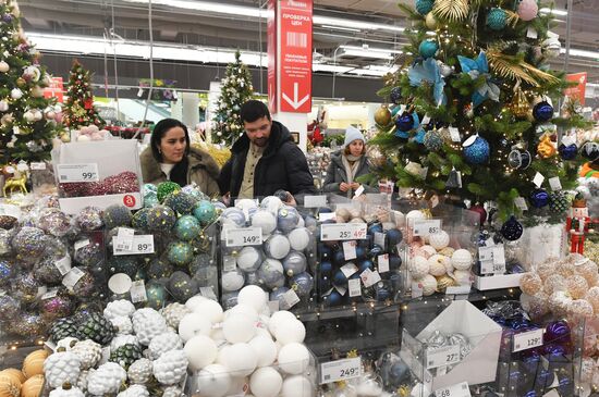 Russia New Year Season Preparations