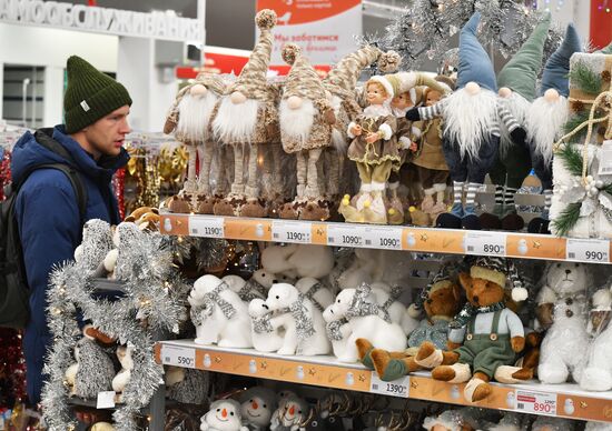 Russia New Year Season Preparations