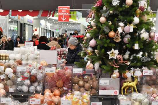 Russia New Year Season Preparations
