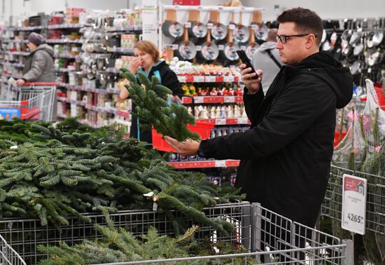 Russia New Year Season Preparations