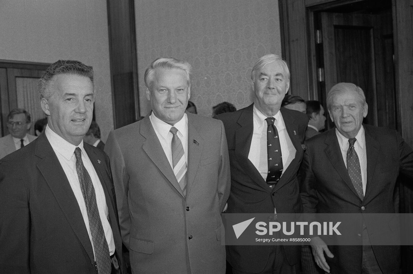 U.S. Senate delegation visits USSR