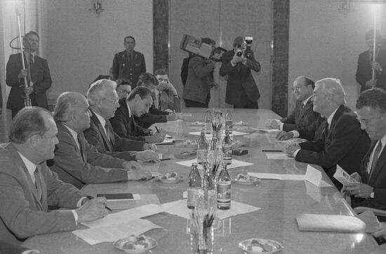 U.S. Senate delegation visits USSR
