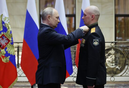 Russia Putin Hero Gold Medals Presentation