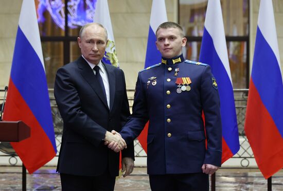 Russia Putin Hero Gold Medals Presentation