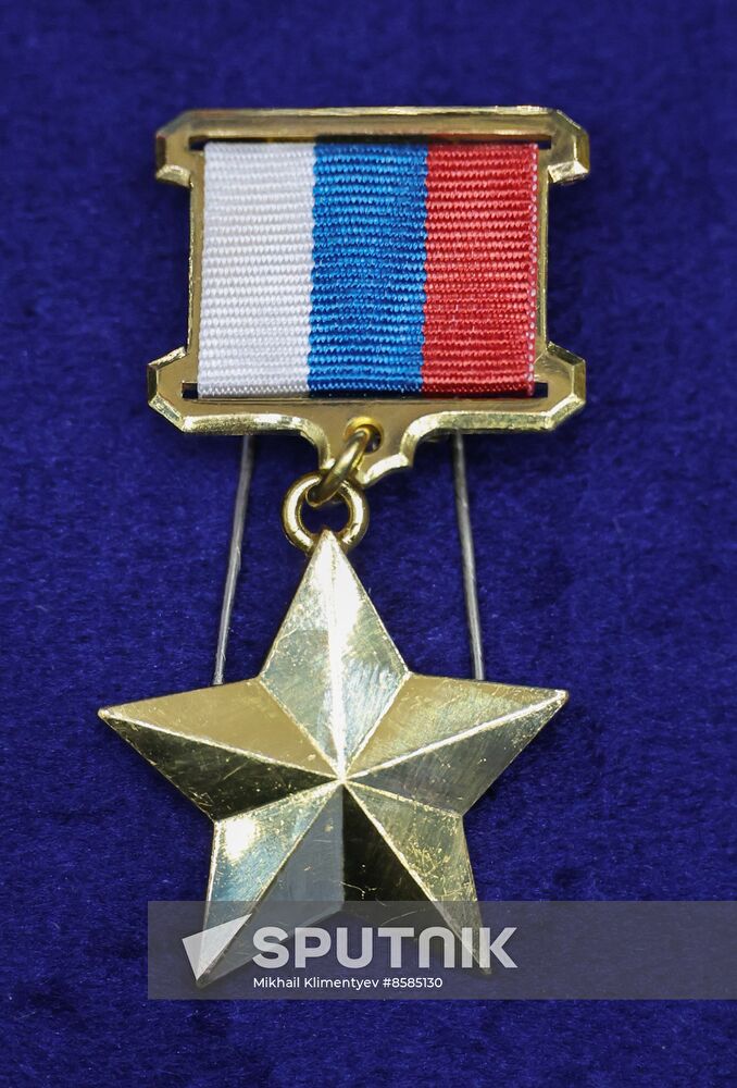 Russia Putin Hero Gold Medals Presentation