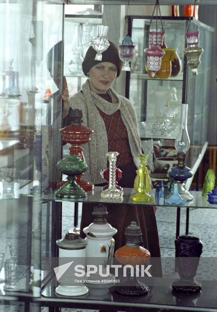Glass artist Natalia Evert