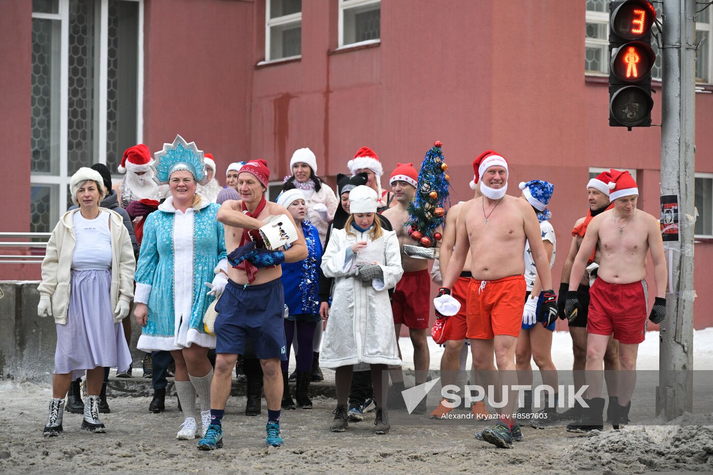 Russia Winter Swimmers Race