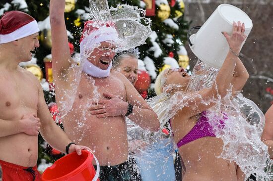 Russia Winter Swimmers Race