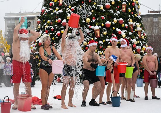 Russia Winter Swimmers Race