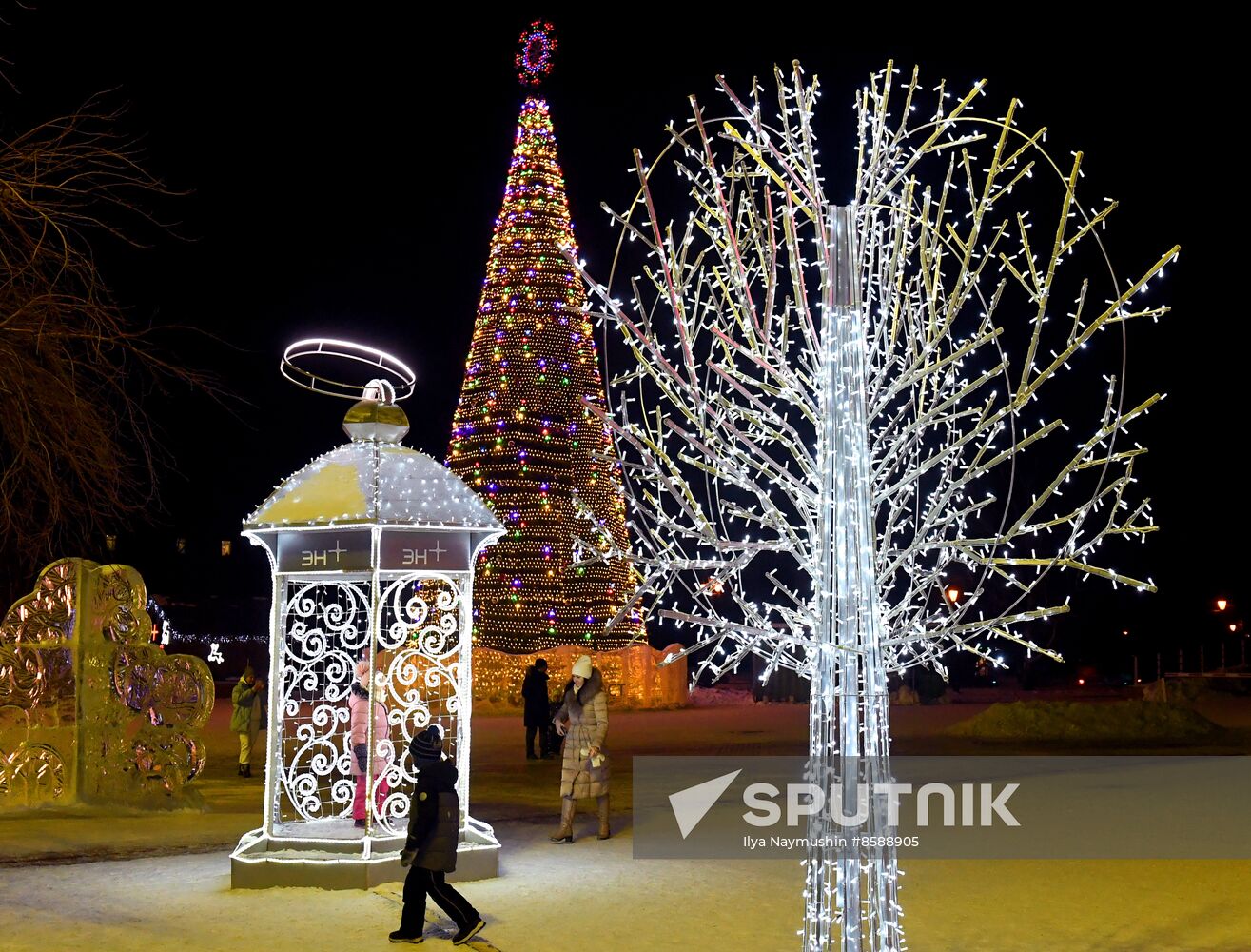 Russia New Year Season Preparations