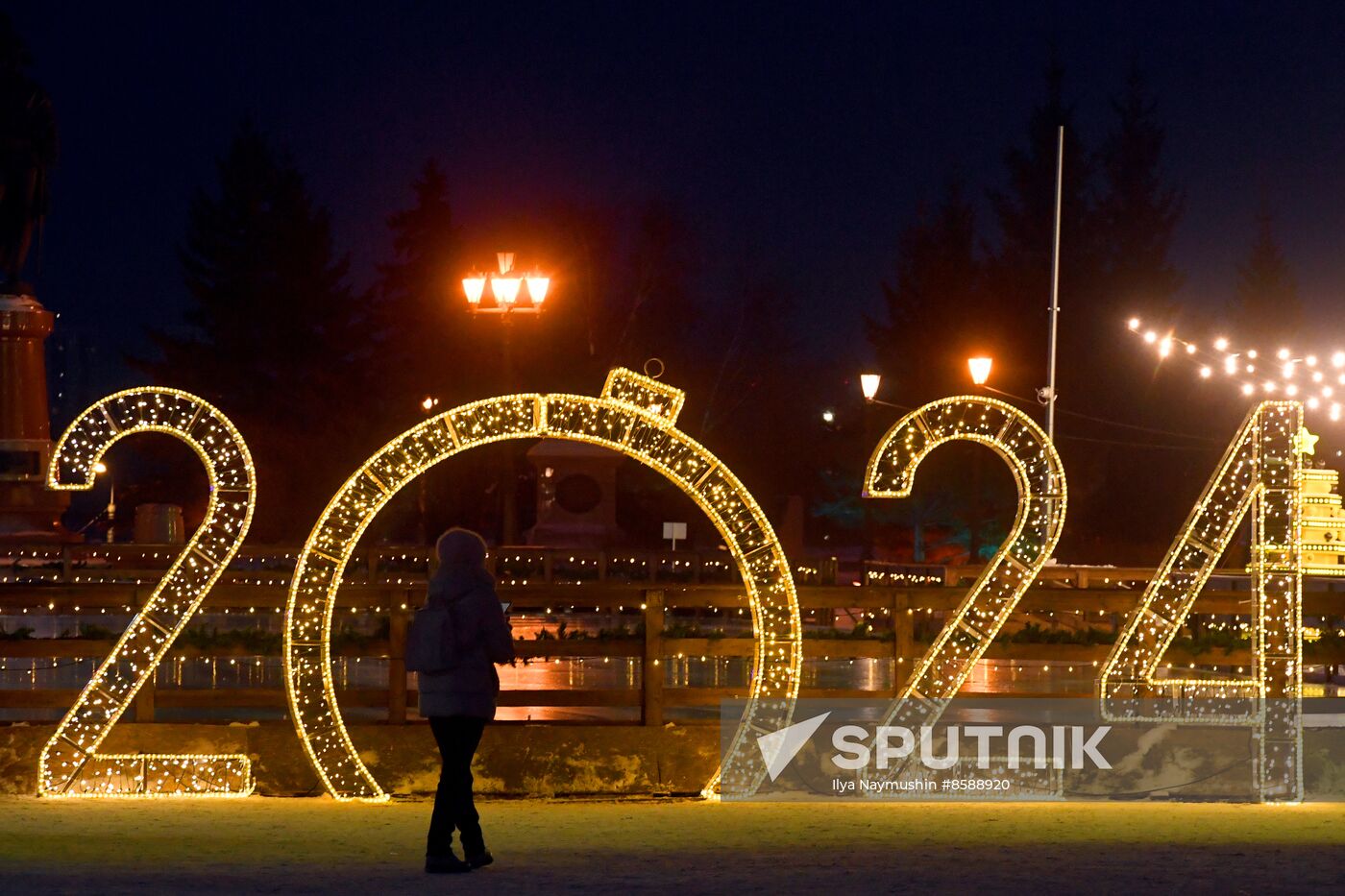 Russia New Year Season Preparations