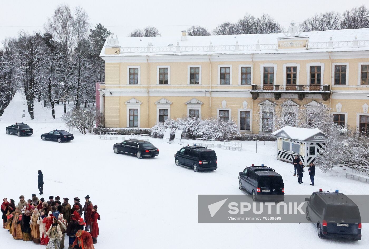 Russia CIS State Heads Palaces Tour