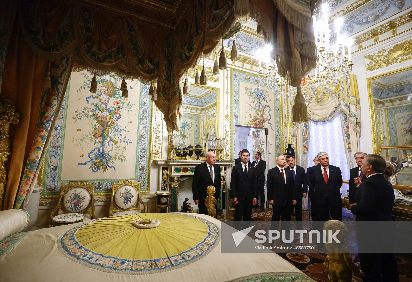 Russia CIS State Heads Palaces Tour