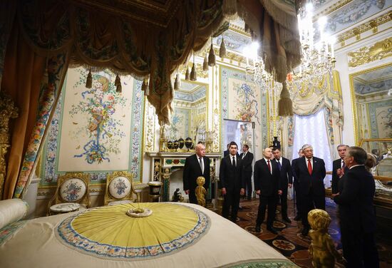 Russia CIS State Heads Palaces Tour