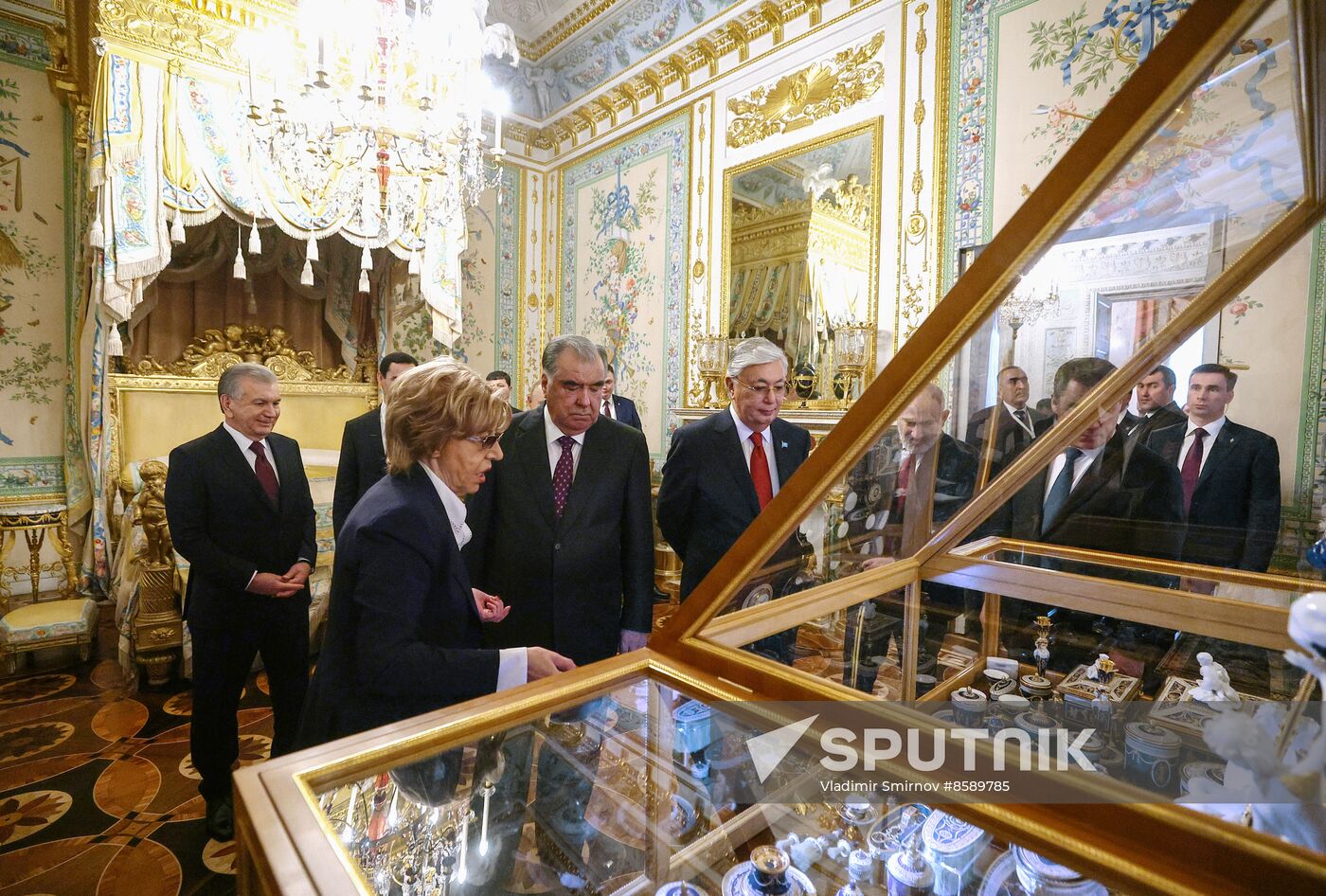 Russia CIS State Heads Palaces Tour