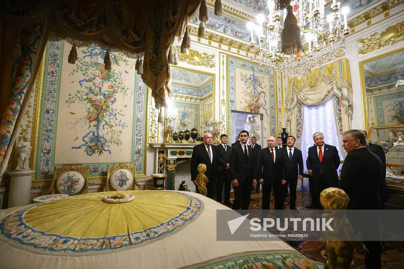 Russia CIS State Heads Palaces Tour