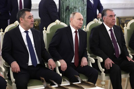 Russia CIS State Heads Palaces Tour