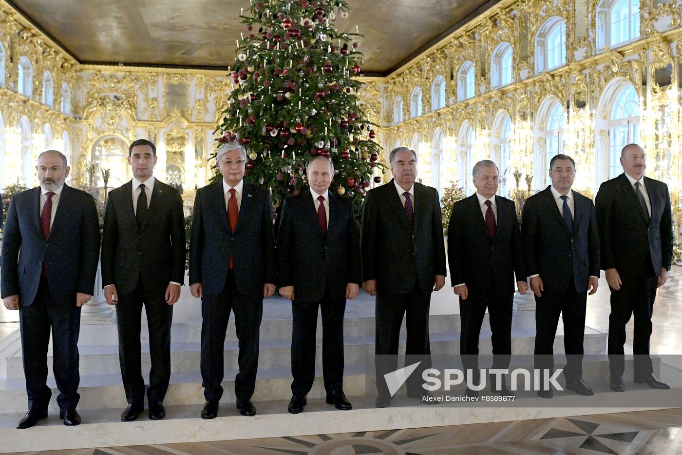 Russia CIS State Heads Palaces Tour