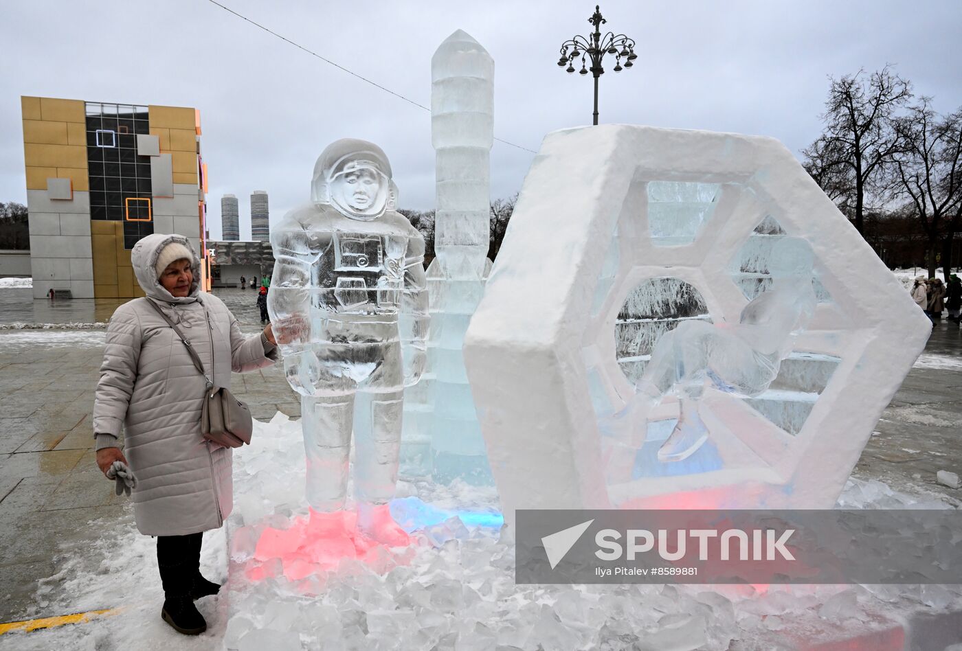 RUSSIA EXPO. Unveiling ice sculpture exhibition