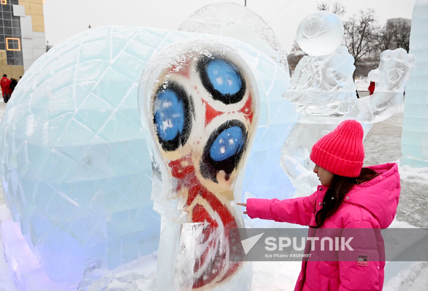 RUSSIA EXPO. Unveiling ice sculpture exhibition