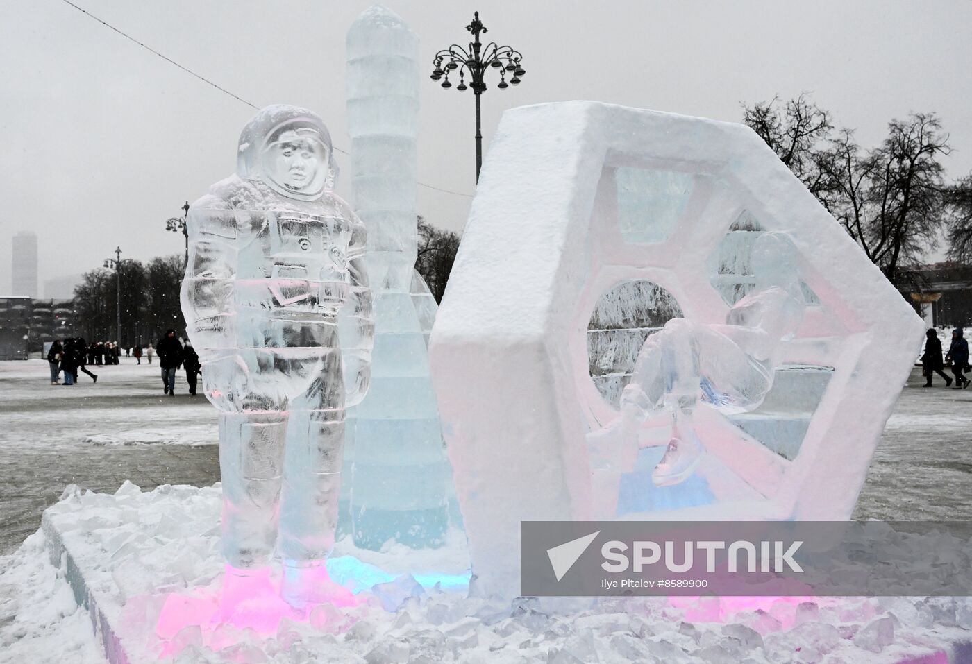 RUSSIA EXPO. Unveiling ice sculpture exhibition