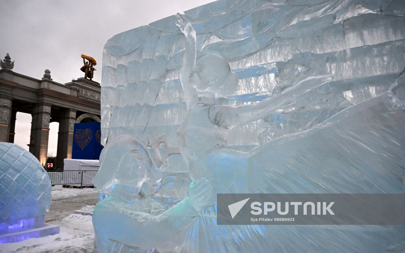 RUSSIA EXPO. Unveiling ice sculpture exhibition