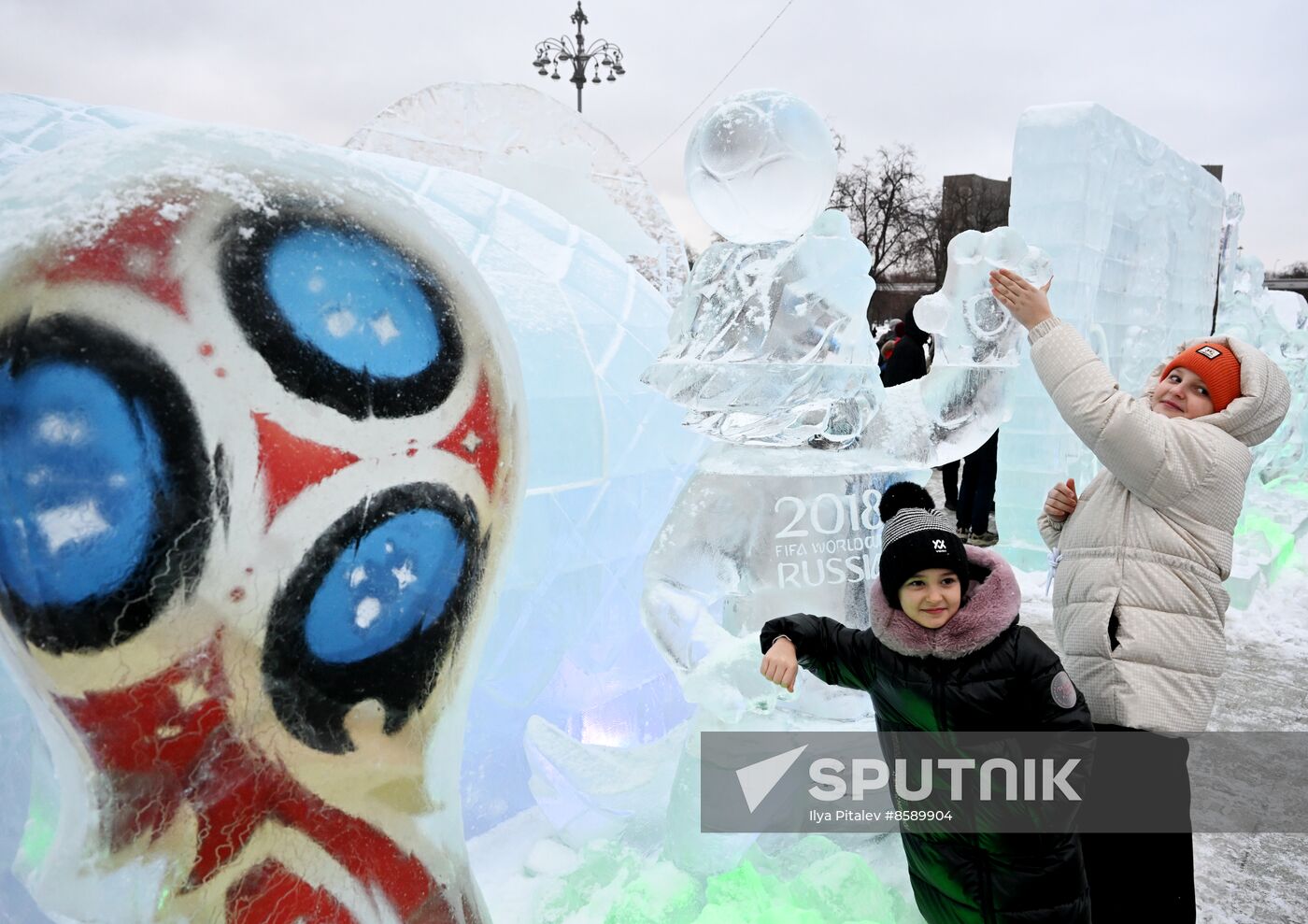 RUSSIA EXPO. Unveiling ice sculpture exhibition