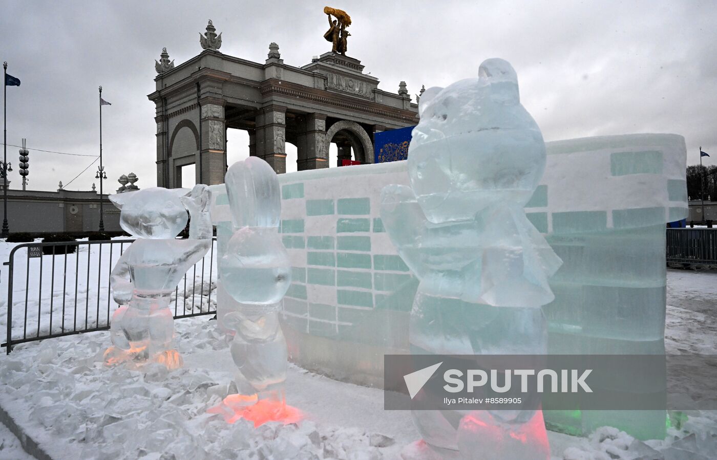 RUSSIA EXPO. Unveiling ice sculpture exhibition