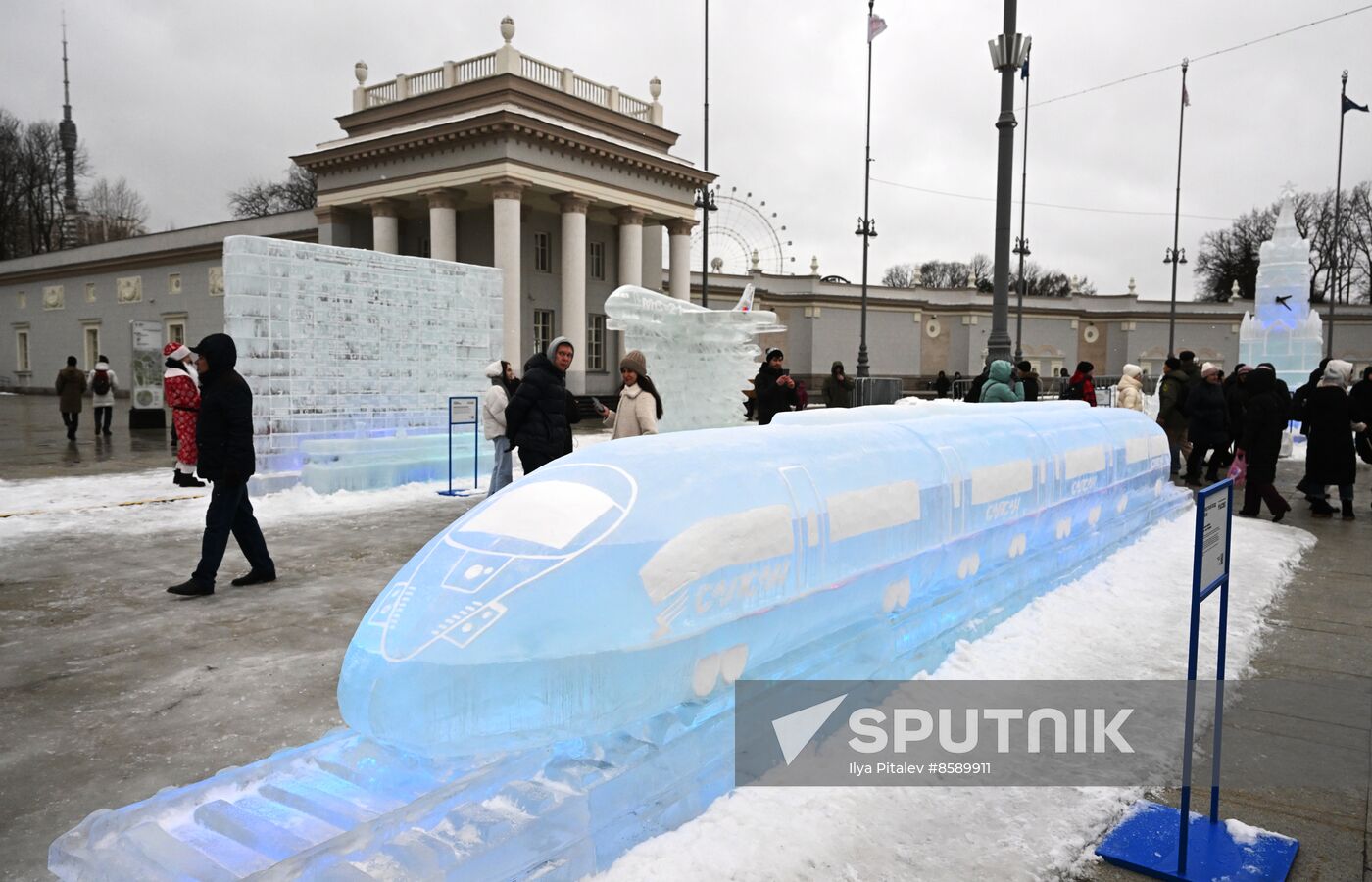 RUSSIA EXPO. Unveiling ice sculpture exhibition
