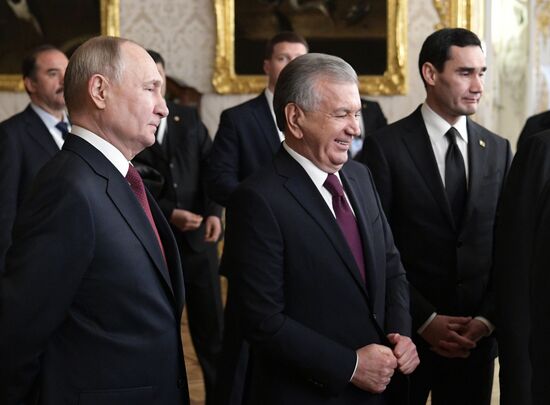 Russia CIS State Heads Palaces Tour