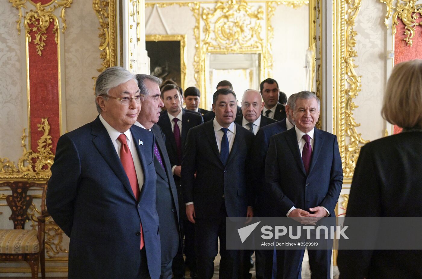 Russia CIS State Heads Palaces Tour